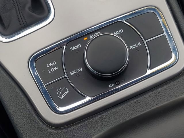 Used 2021 Jeep Grand Cherokee Limited image 27