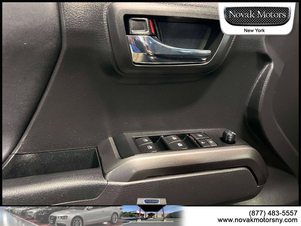 Used 2022 Toyota Tacoma TRD Sport image 17