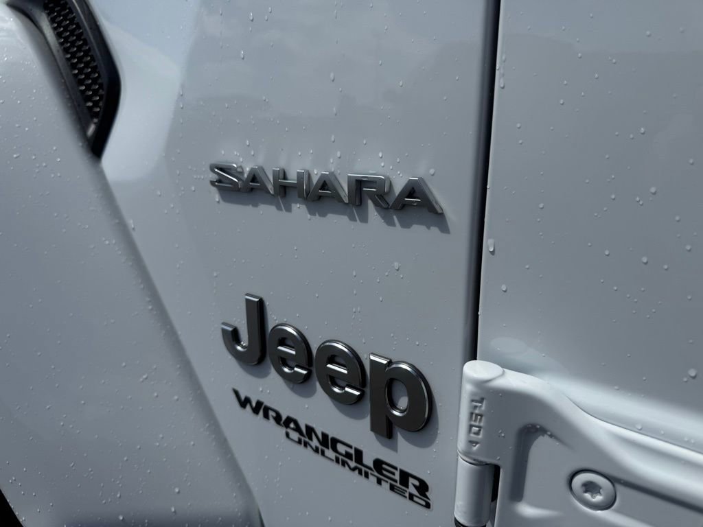Used 2021 Jeep Wrangler Unlimited Sahara AWD/4WD image 10