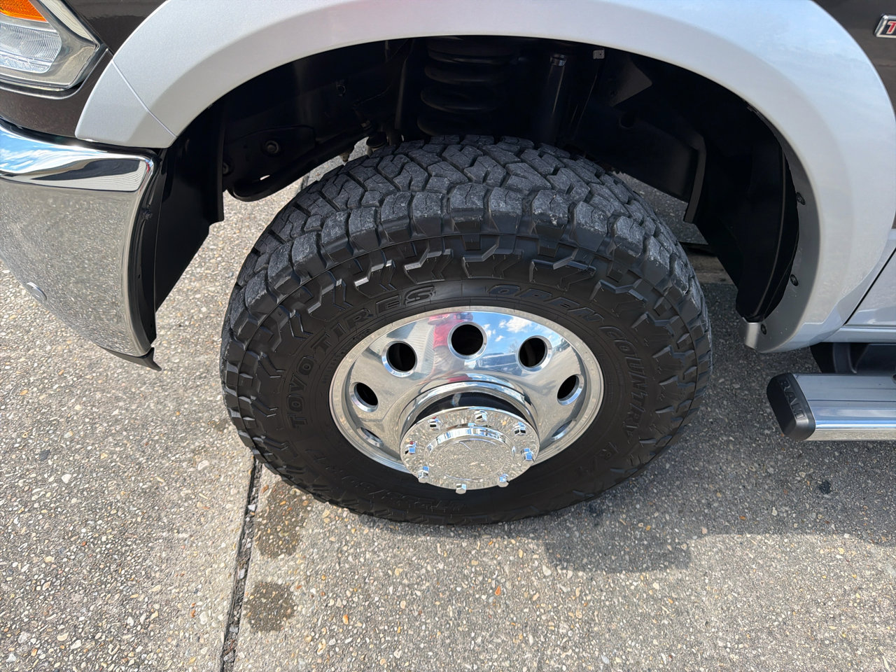 Used 2017 RAM 3500 Laramie image 15