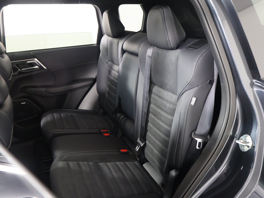 New 2026 Mitsubishi Outlander LE FWD image 33