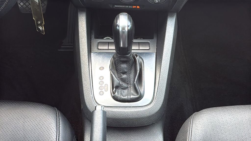 Used 2012 Volkswagen Jetta SE image 25