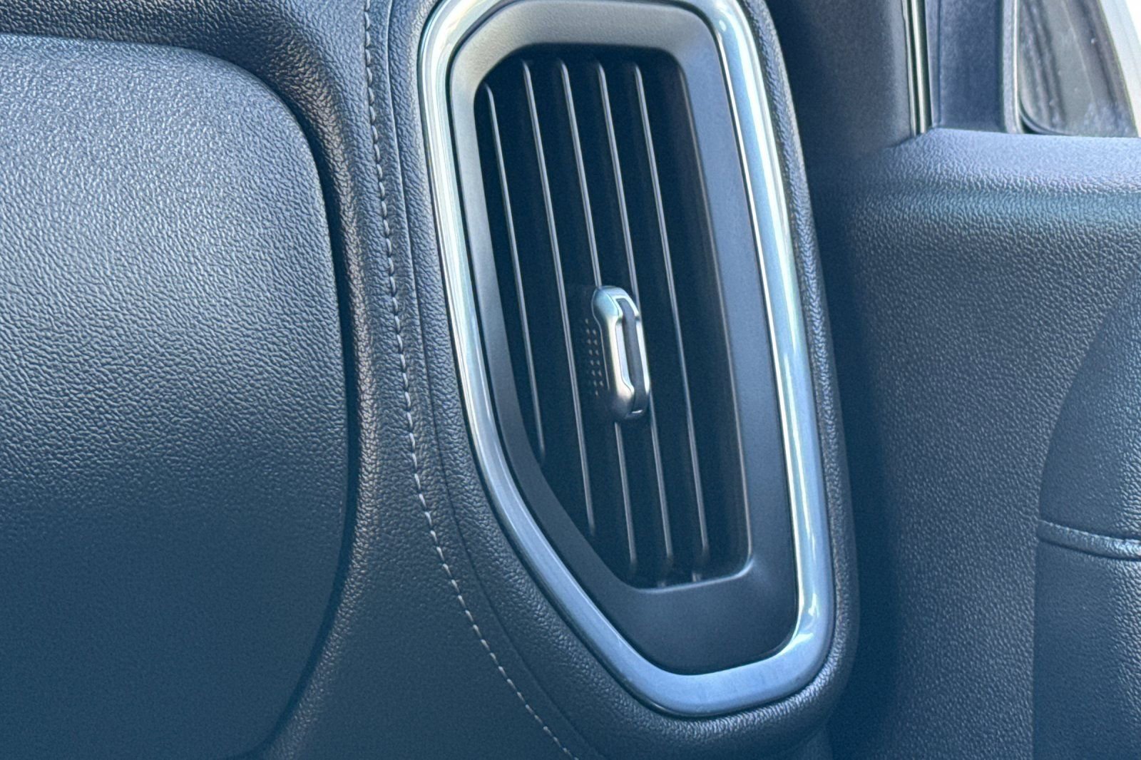 Used 2022 Chevrolet Silverado 1500 LT image 29