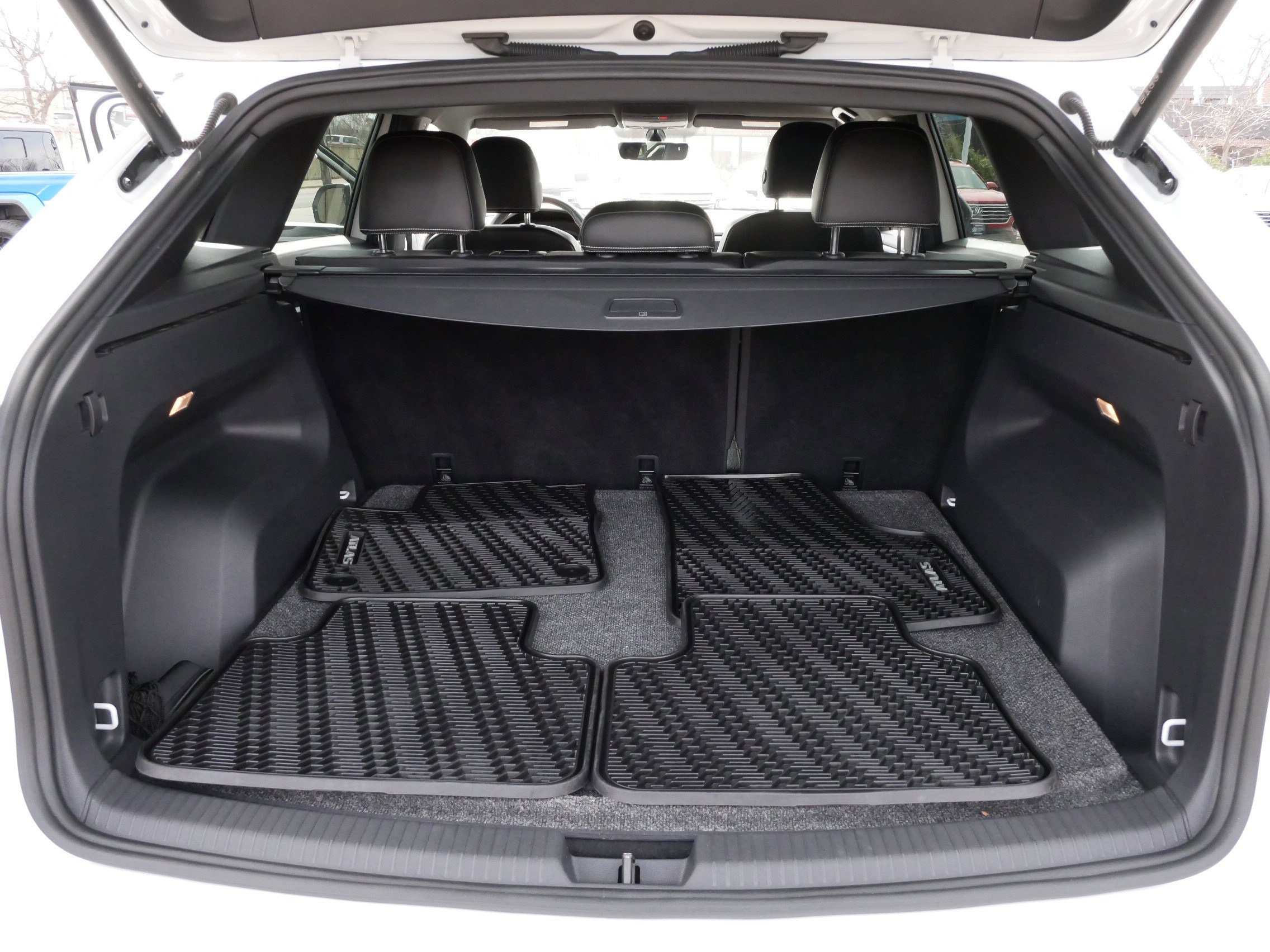Certified 2023 Volkswagen Atlas Cross Sport SE w/ Black Wheel Package AWD/4WD image 18
