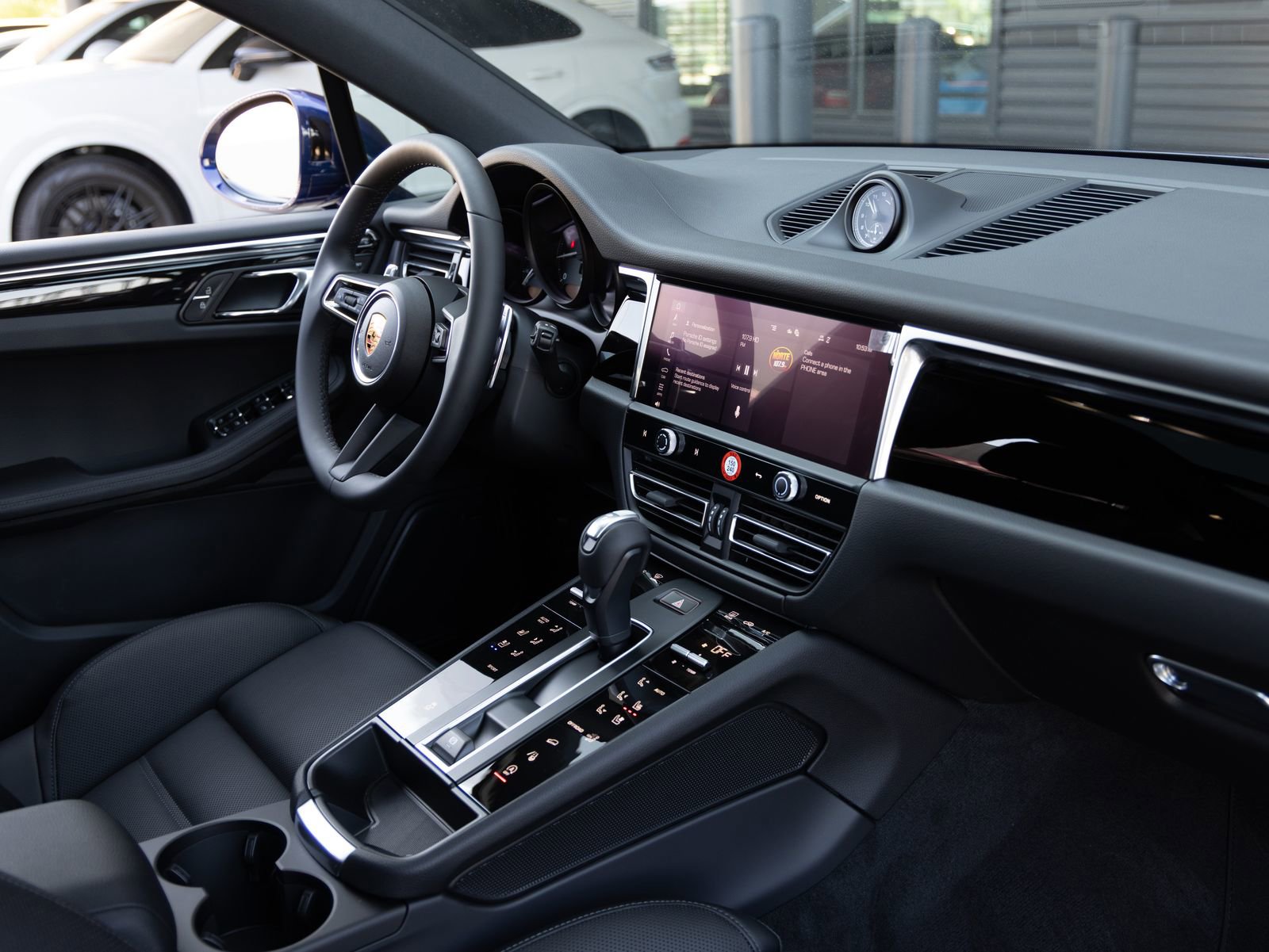 Certified 2025 Porsche Macan image 45