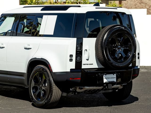 New 2026 Land Rover Defender 110 S AWD/4WD image 10