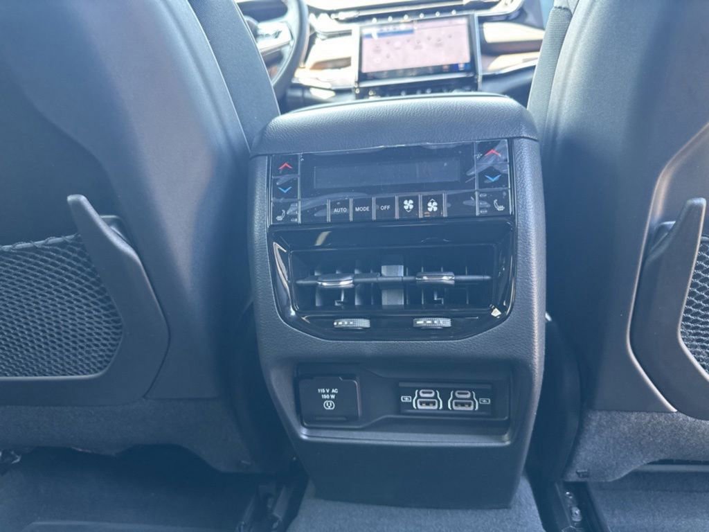Used 2023 Jeep Grand Cherokee Summit image 15
