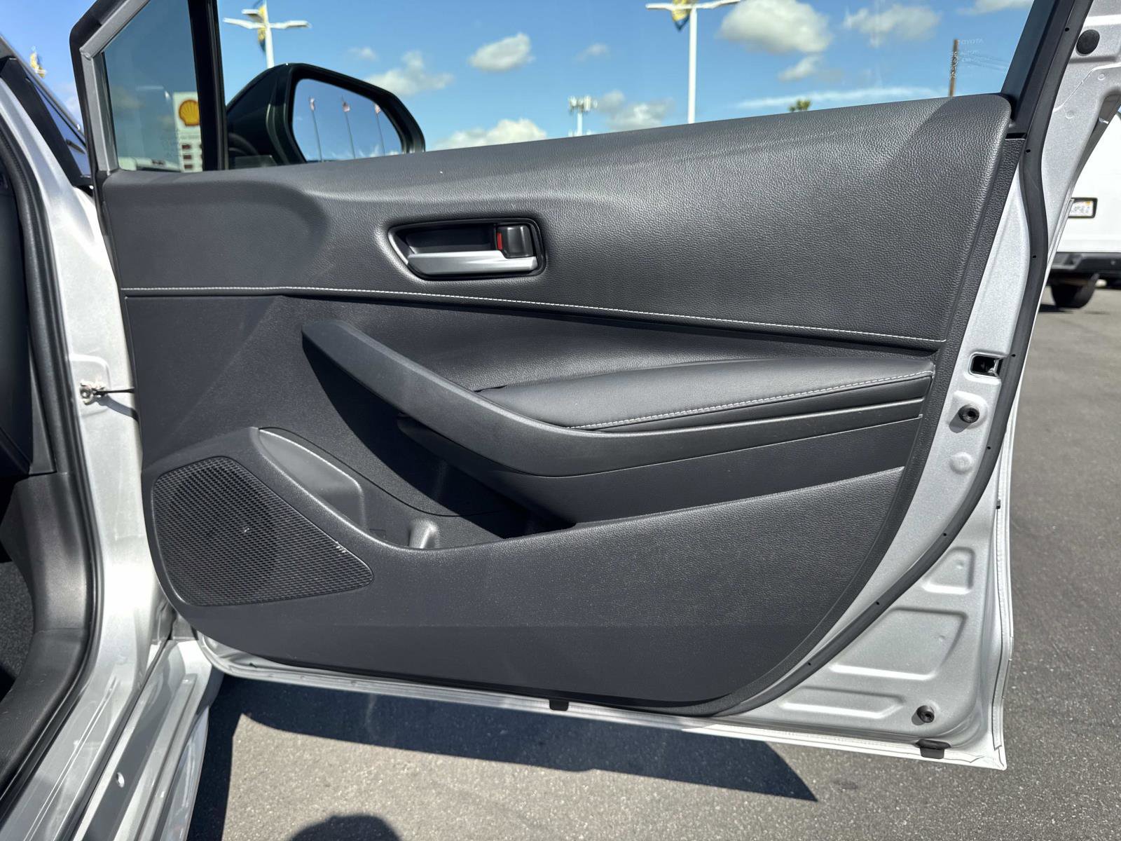 Used 2022 Toyota Corolla SE FWD image 28