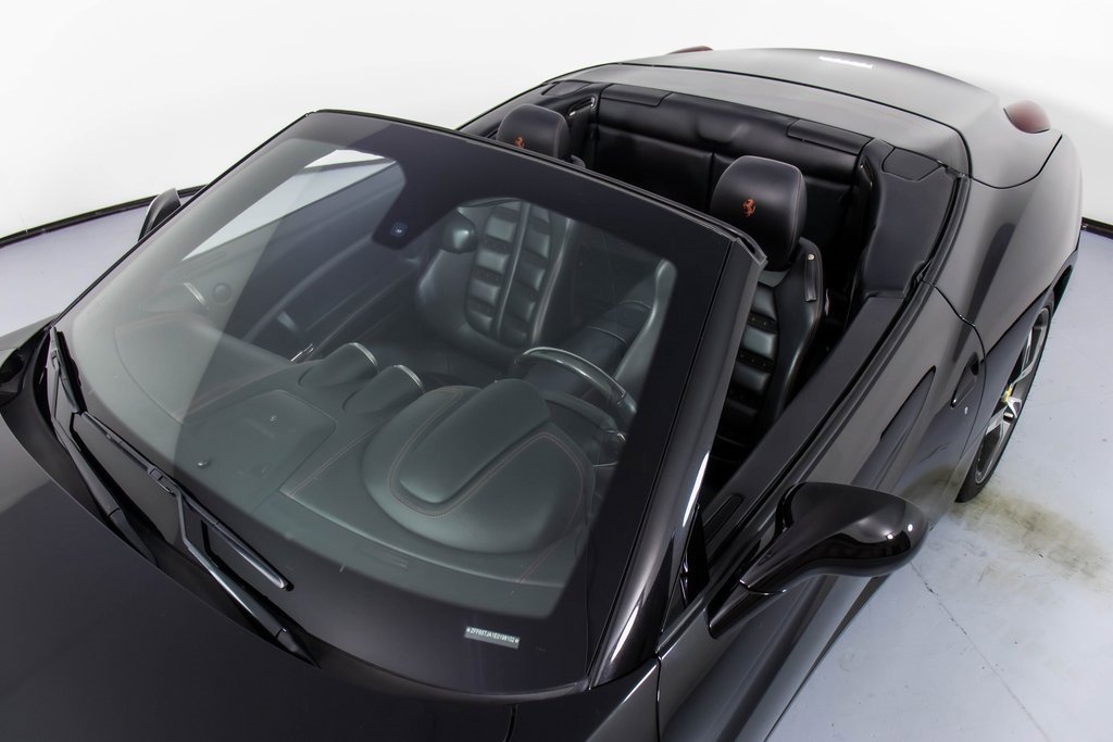 Used 2014 Ferrari California image 31