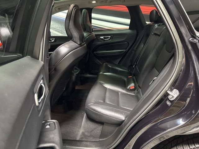 Used 2023 Volvo XC60 B5 Plus AWD/4WD image 15