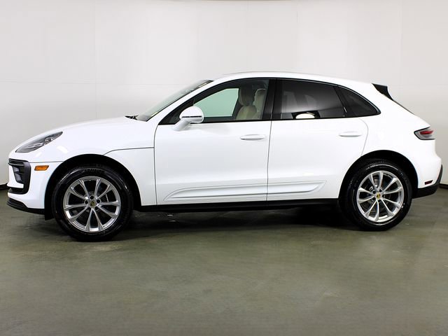 New 2026 Porsche Macan image 2