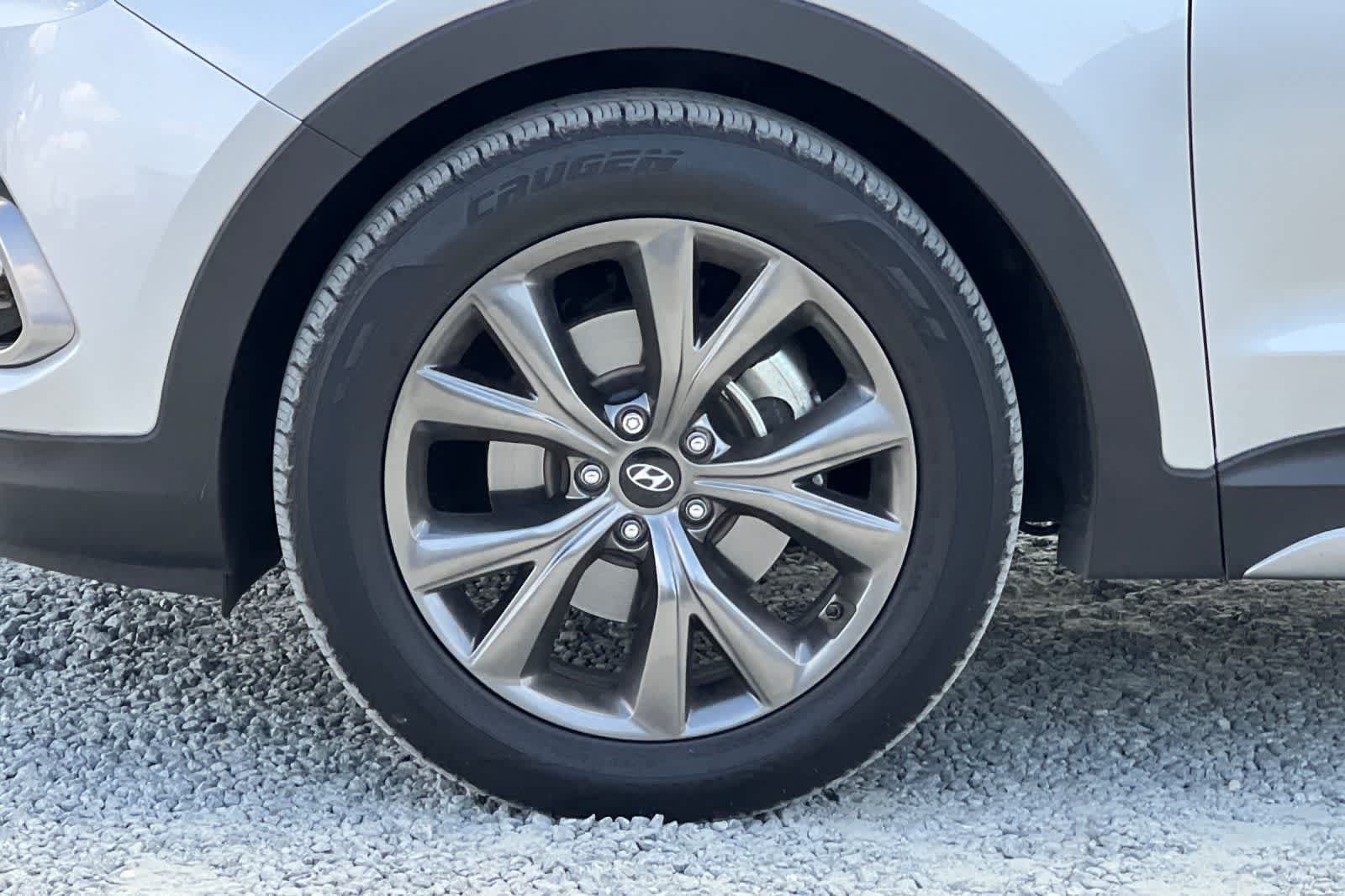 Used 2018 Hyundai Santa Fe Sport w/ 2.0T Ultimate Tech Package 05 FWD image 12