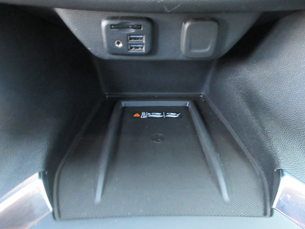Certified 2021 Chevrolet Traverse Premier w/ LPO, Floor Liner Package AWD/4WD image 32