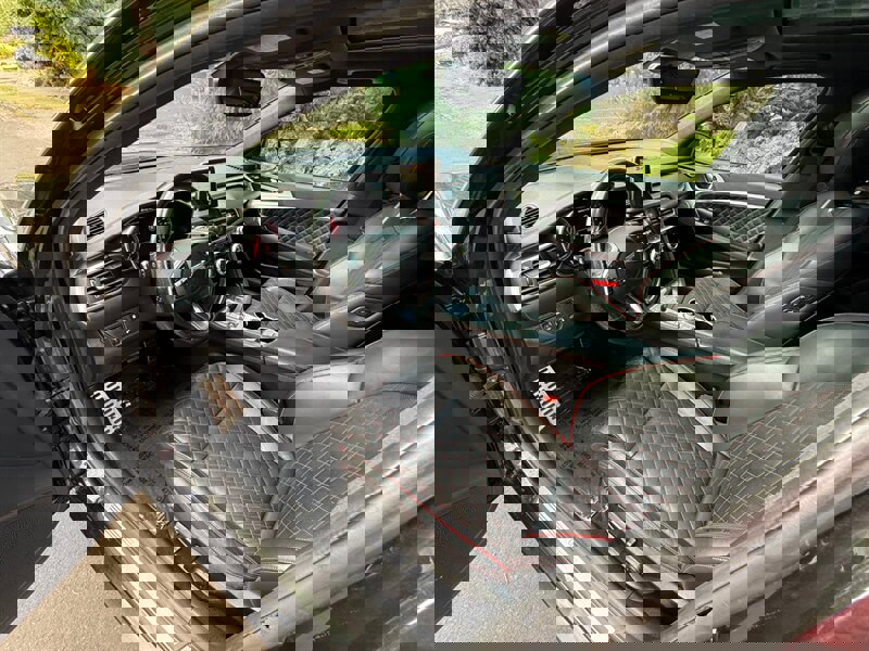 Used 2019 Genesis G70 2.0T Advanced w/ Sport Package image 7