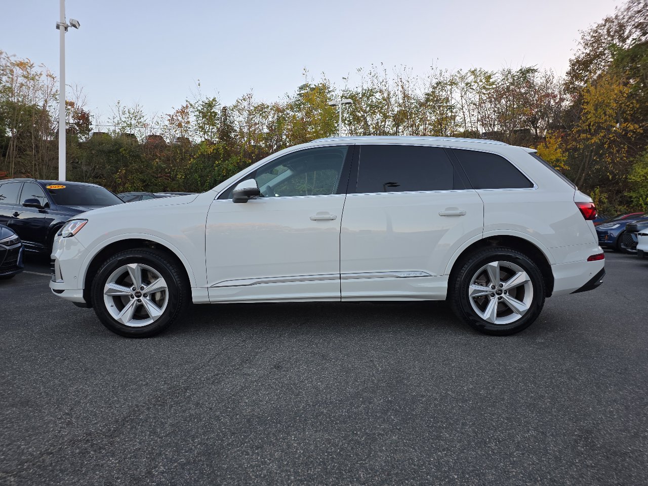 Used 2023 Audi Q7 2.0T Premium w/ Convenience Package image 3