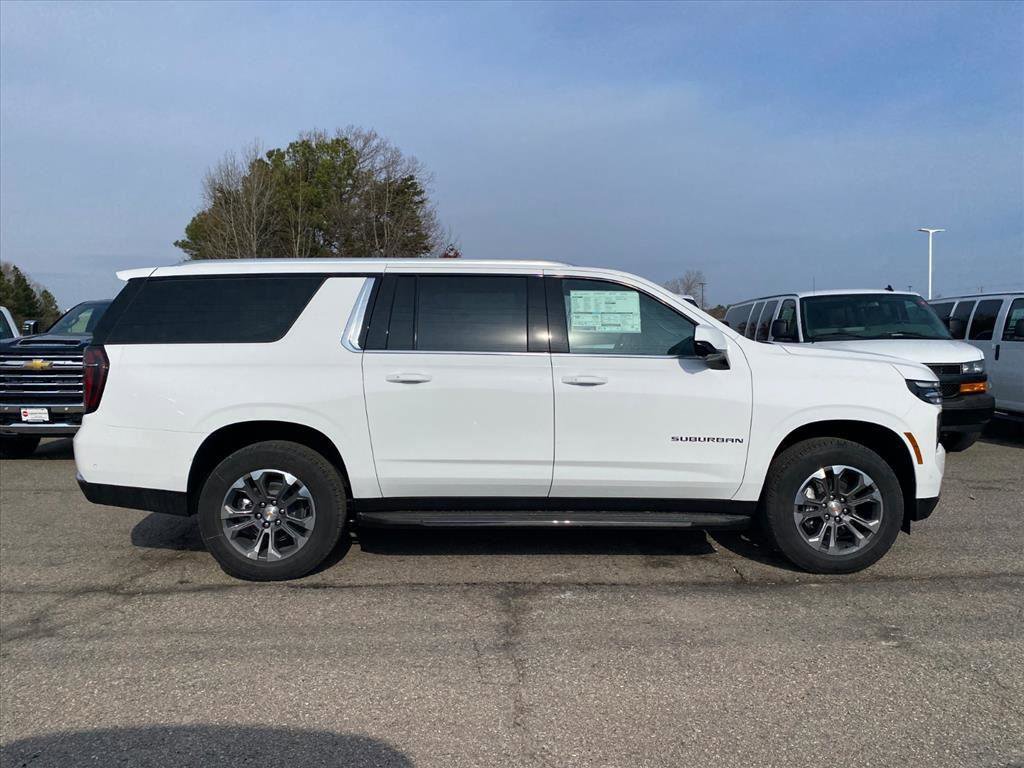 New 2026 Chevrolet Suburban LS image 2