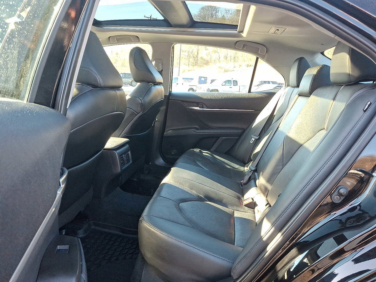 Used 2021 Toyota Camry XLE w/ Navigation Package image 11