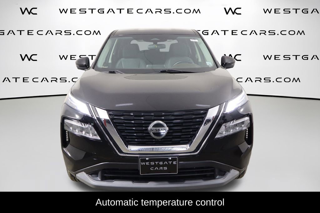 Used 2021 Nissan Rogue SV FWD image 2