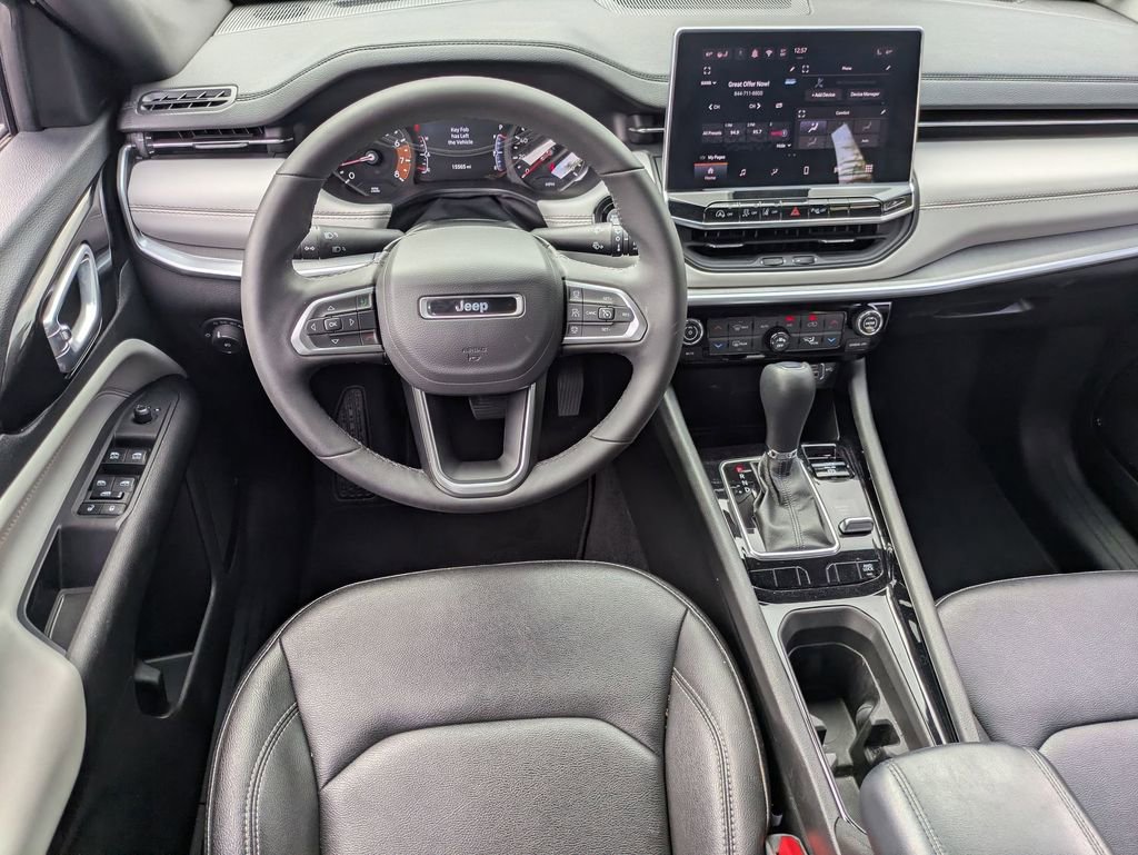 Used 2025 Jeep Compass Limited image 25
