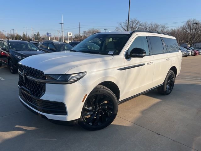 New 2026 Lincoln Navigator Reserve w/ Jet Appearance Package image 3