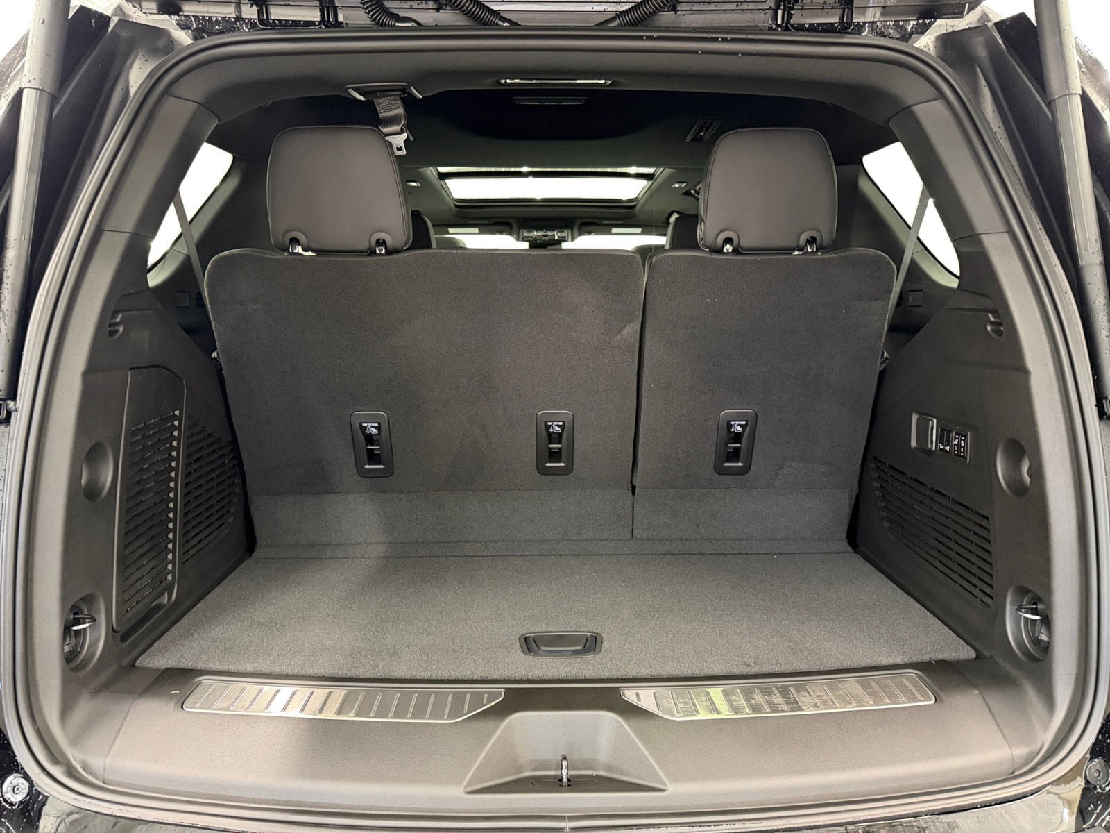 New 2026 Chevrolet Tahoe Premier w/ Sun And Tow Package AWD/4WD image 29