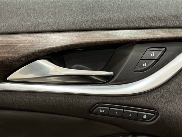 Used 2023 Buick Enclave Avenir w/ Avenir Technology Package AWD/4WD image 36