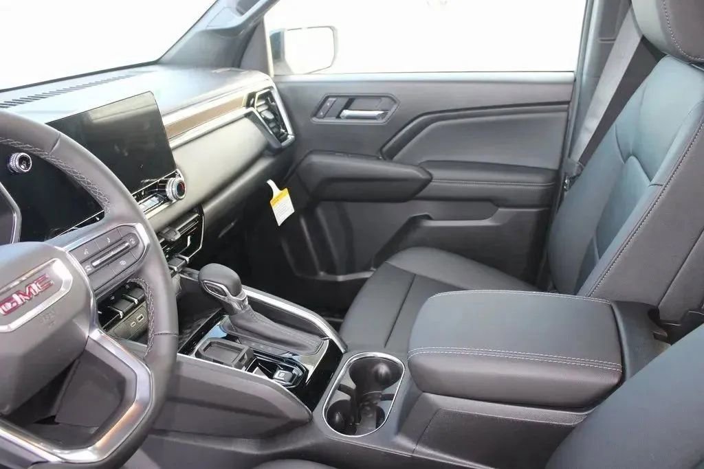 New 2026 GMC Canyon Elevation w/ Convenience Package image 13