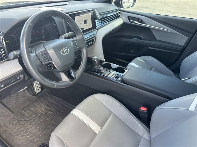Used 2025 Toyota Camry SE image 30