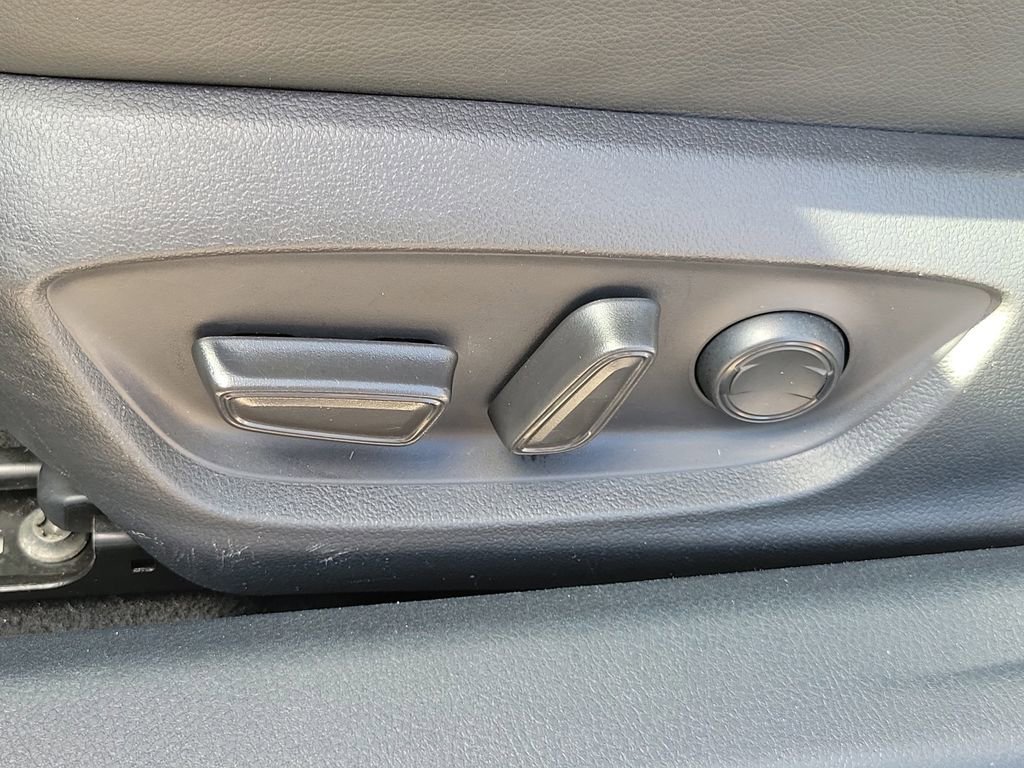 Used 2020 Toyota Camry XSE image 26