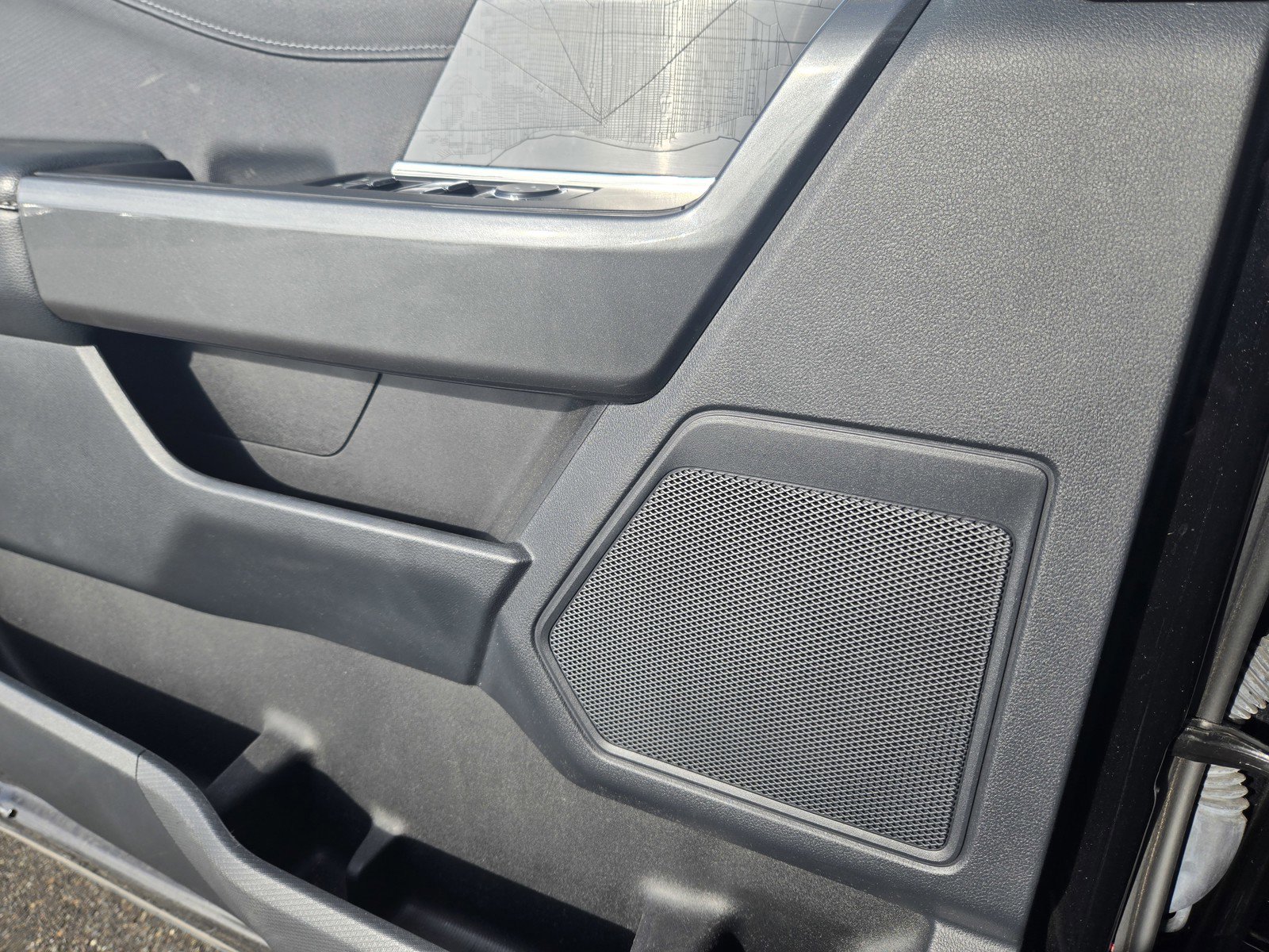 Used 2022 Ford F150 XLT w/ Equipment Group 302A High image 16