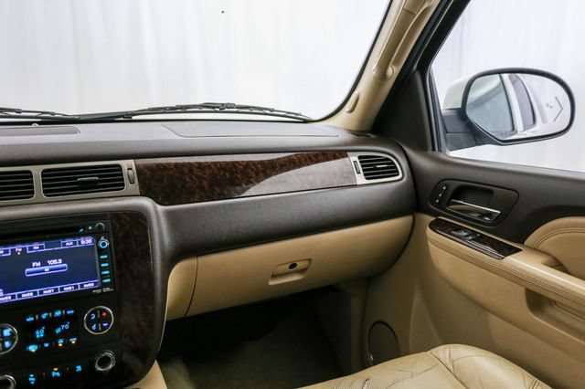 Used 2011 GMC Yukon XL Denali AWD/4WD image 5