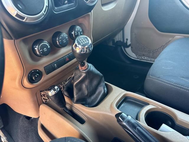 Used 2016 Jeep Wrangler Unlimited Sahara AWD/4WD image 30