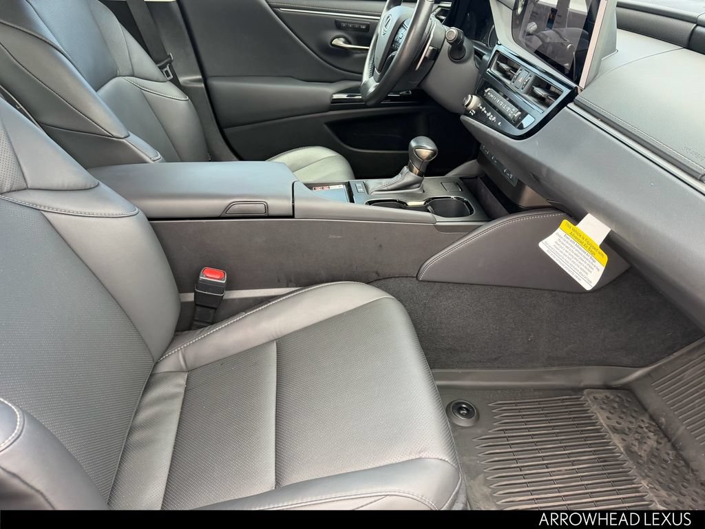 Used 2025 Lexus ES 300h w/ Premium Package FWD image 13