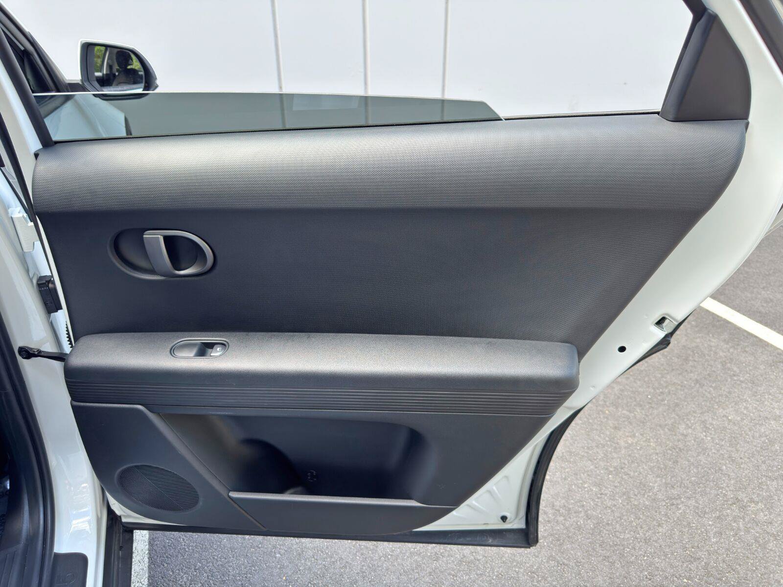 Used 2025 Hyundai Ioniq 5 SE RWD image 42