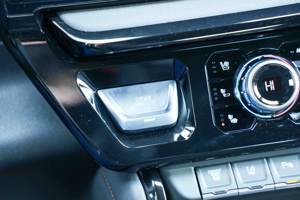 Used 2026 GMC Sierra 2500 AT4 image 39