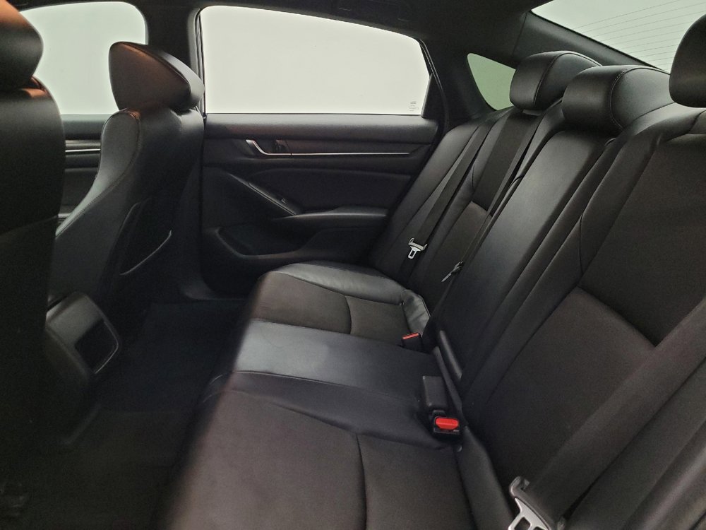 Used 2018 Honda Accord Sport image 18