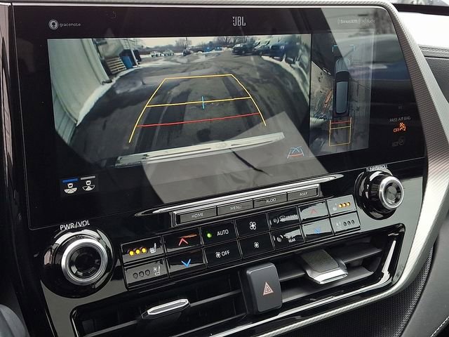 Used 2022 Toyota Highlander Platinum image 16