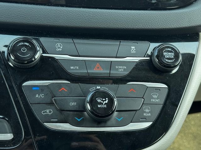 Certified 2023 Chrysler Voyager LX FWD image 34