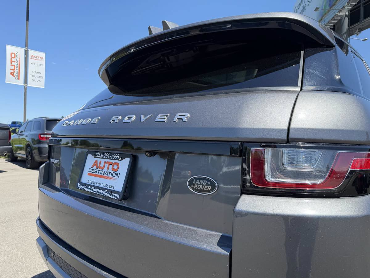 Used 2019 Land Rover Range Rover Evoque SE AWD/4WD image 10