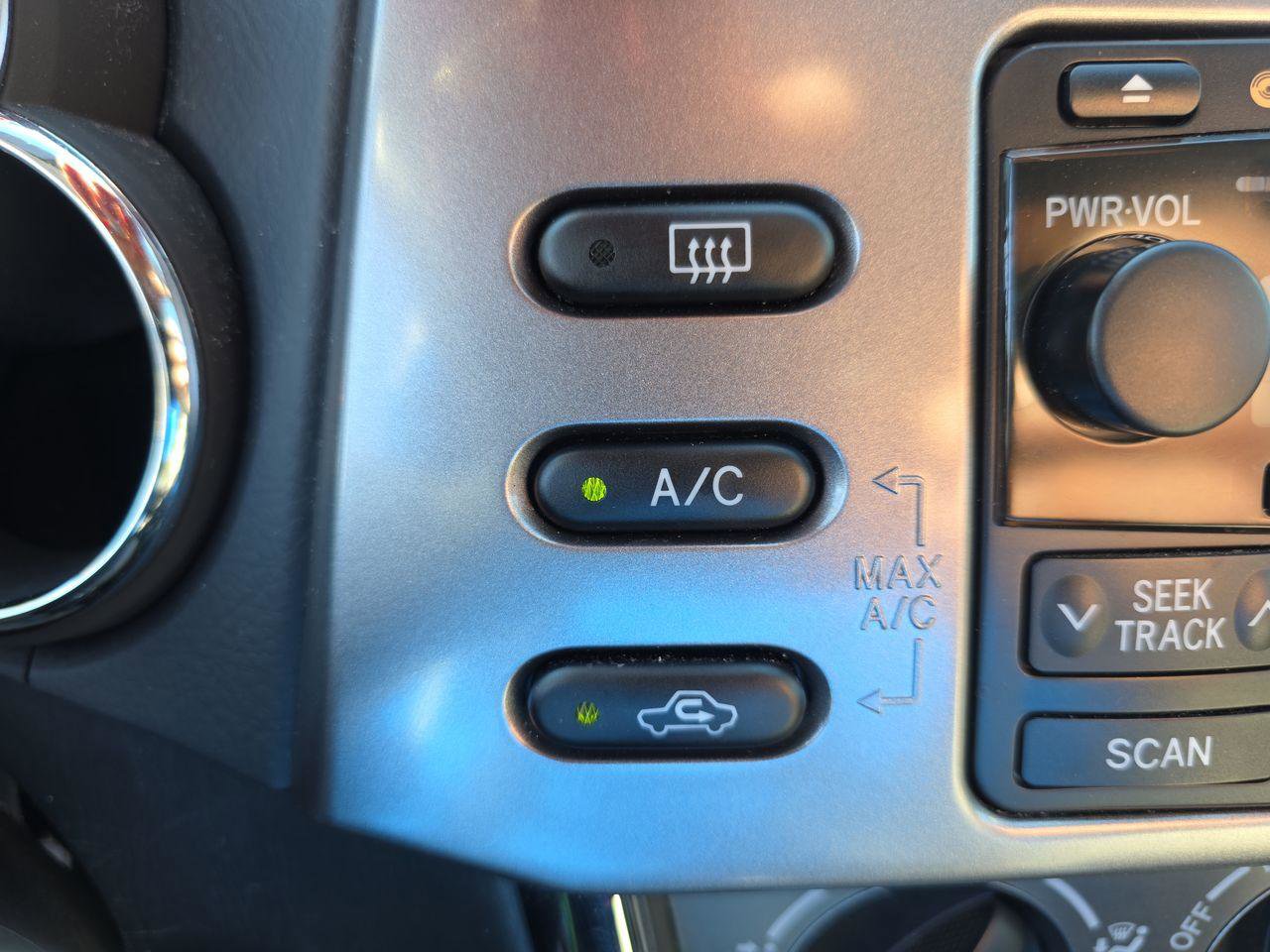 Used 2007 Toyota Matrix XR image 22