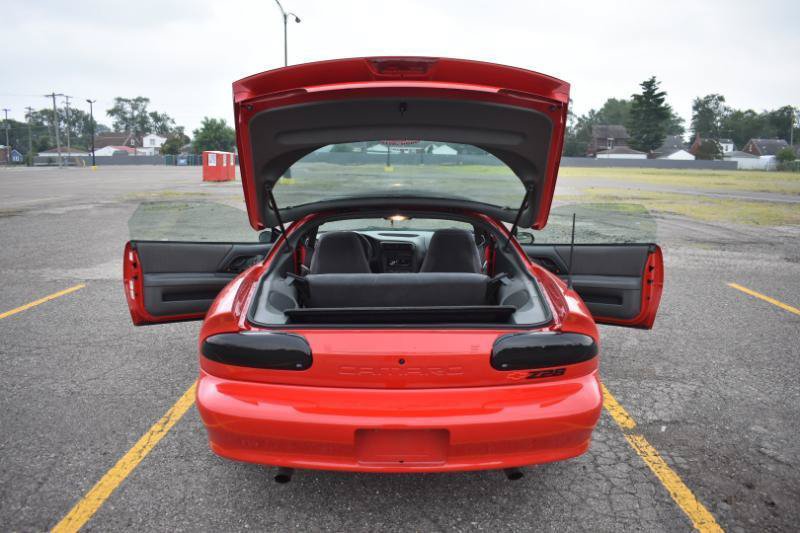 Used 1998 Chevrolet Camaro Z28 w/ Preferred Equipment Group 2 RWD image 21