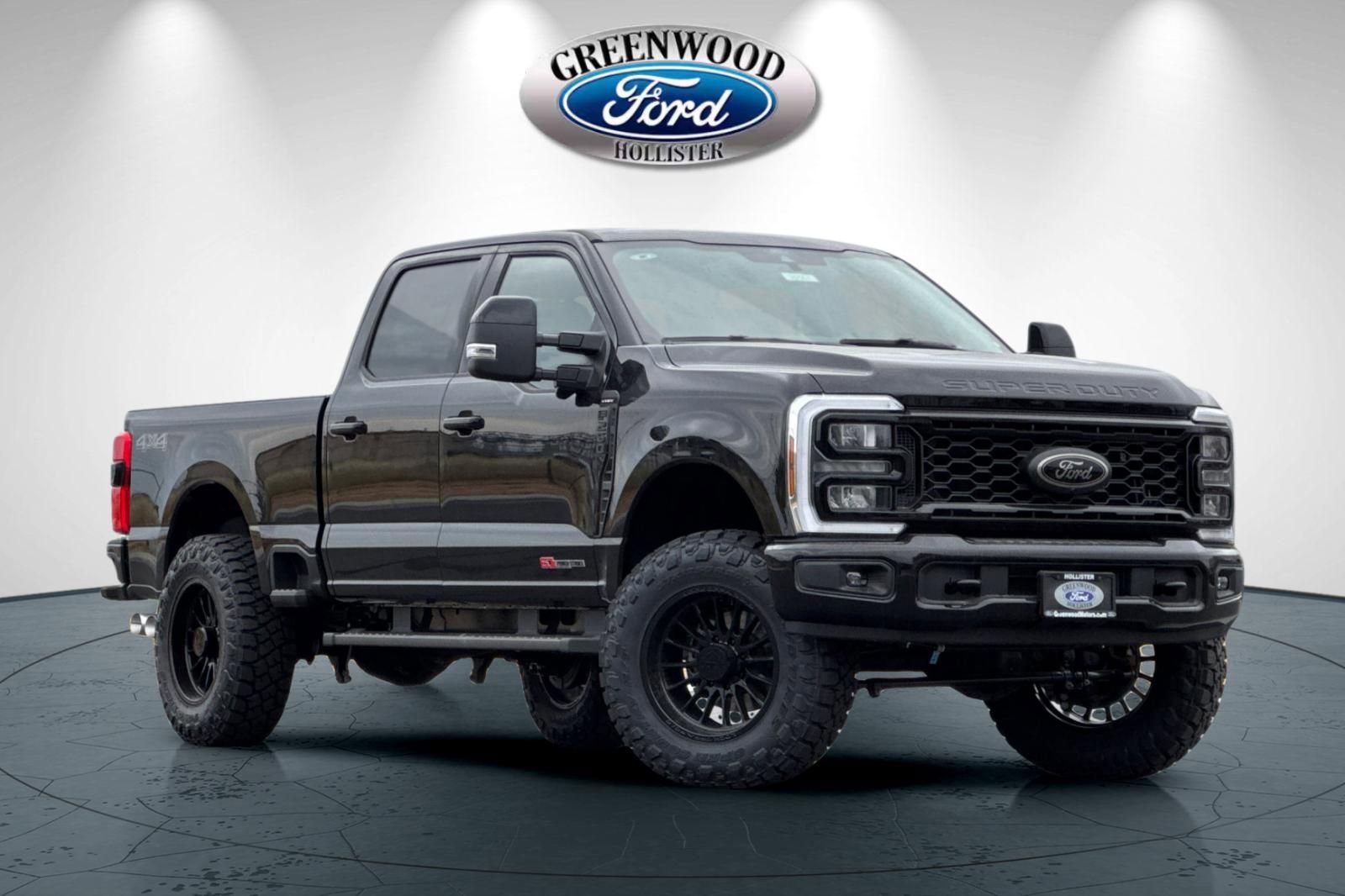 New 2026 Ford F250 Lariat w/ Black Appearance Package