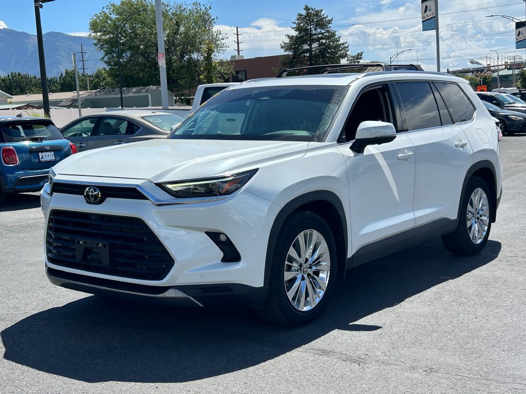 Used 2025 Toyota Grand Highlander AWD image 9