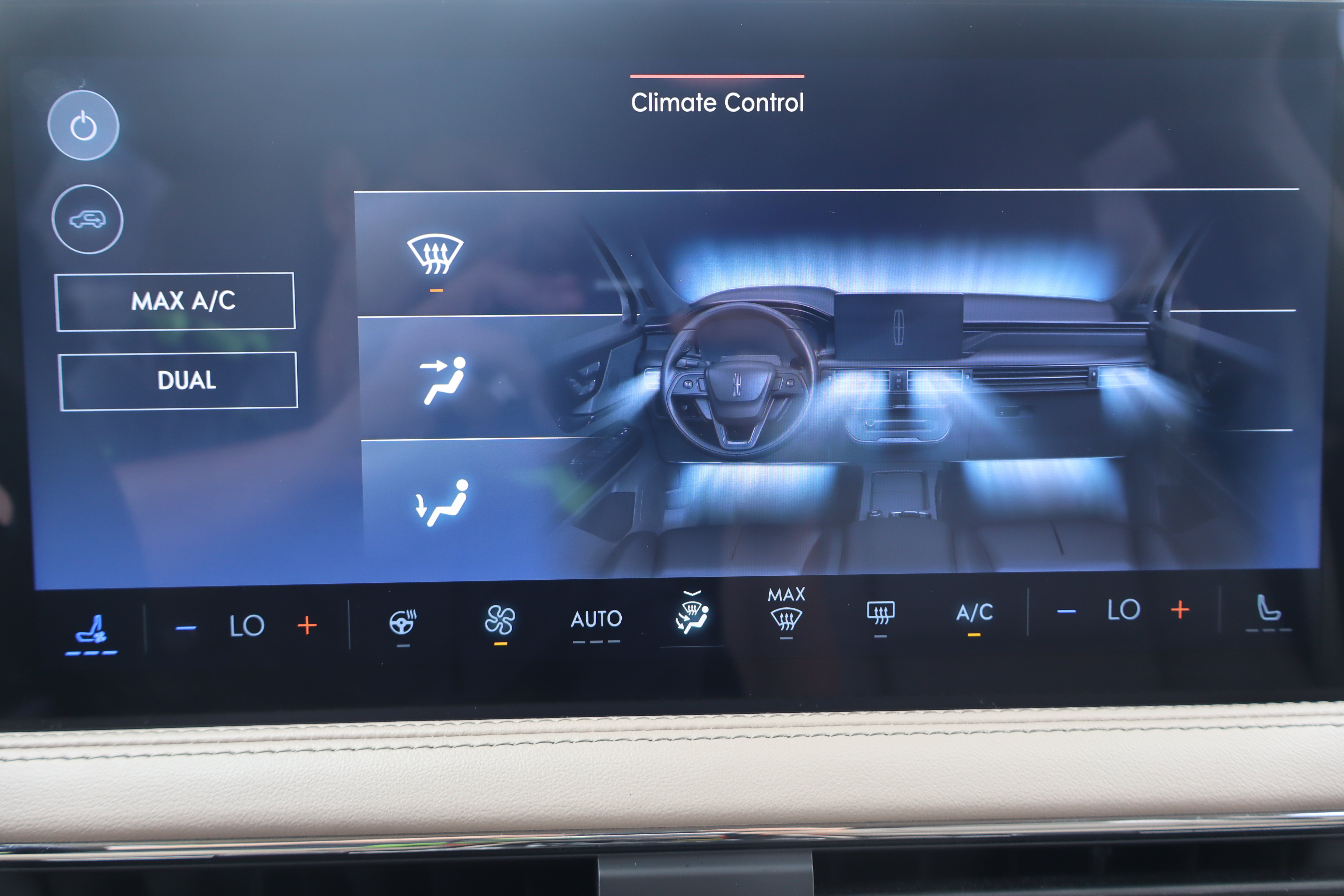 Used 2024 Lincoln Corsair AWD w/ Equipment Group 101A image 22