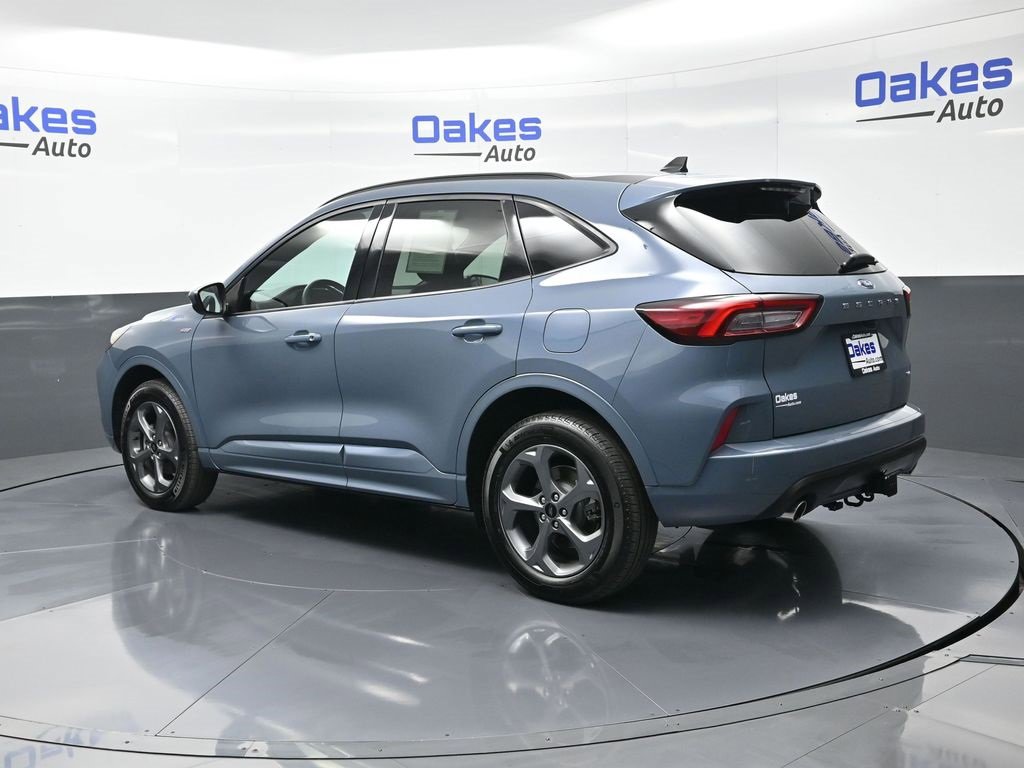 Used 2024 Ford Escape ST-Line Select w/ Class II Trailer Tow Package image 5