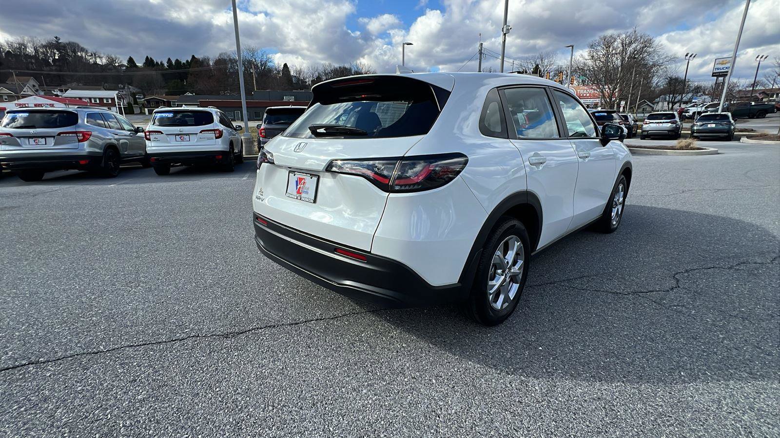 Certified 2025 Honda HR-V LX image 4