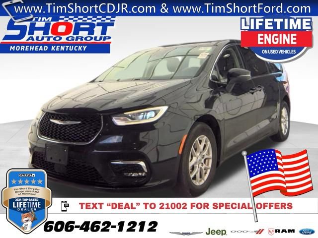 Used 2023 Chrysler Pacifica Touring-L FWD image 1