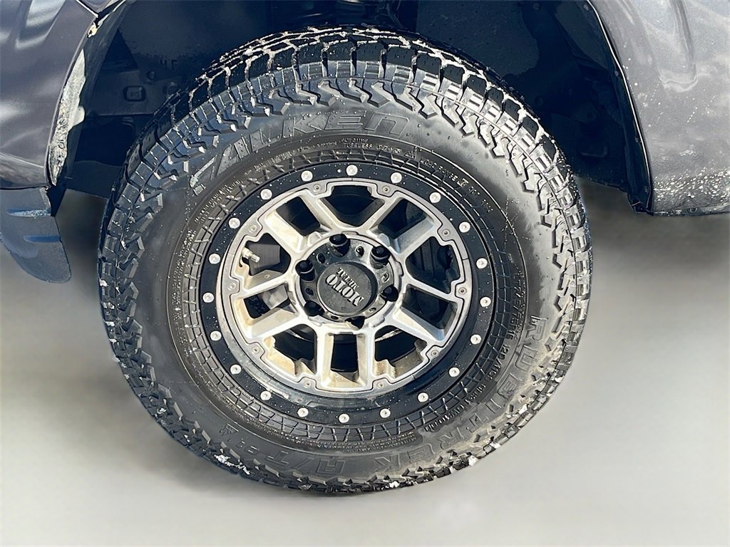 Used 2018 Toyota Tacoma SR image 27