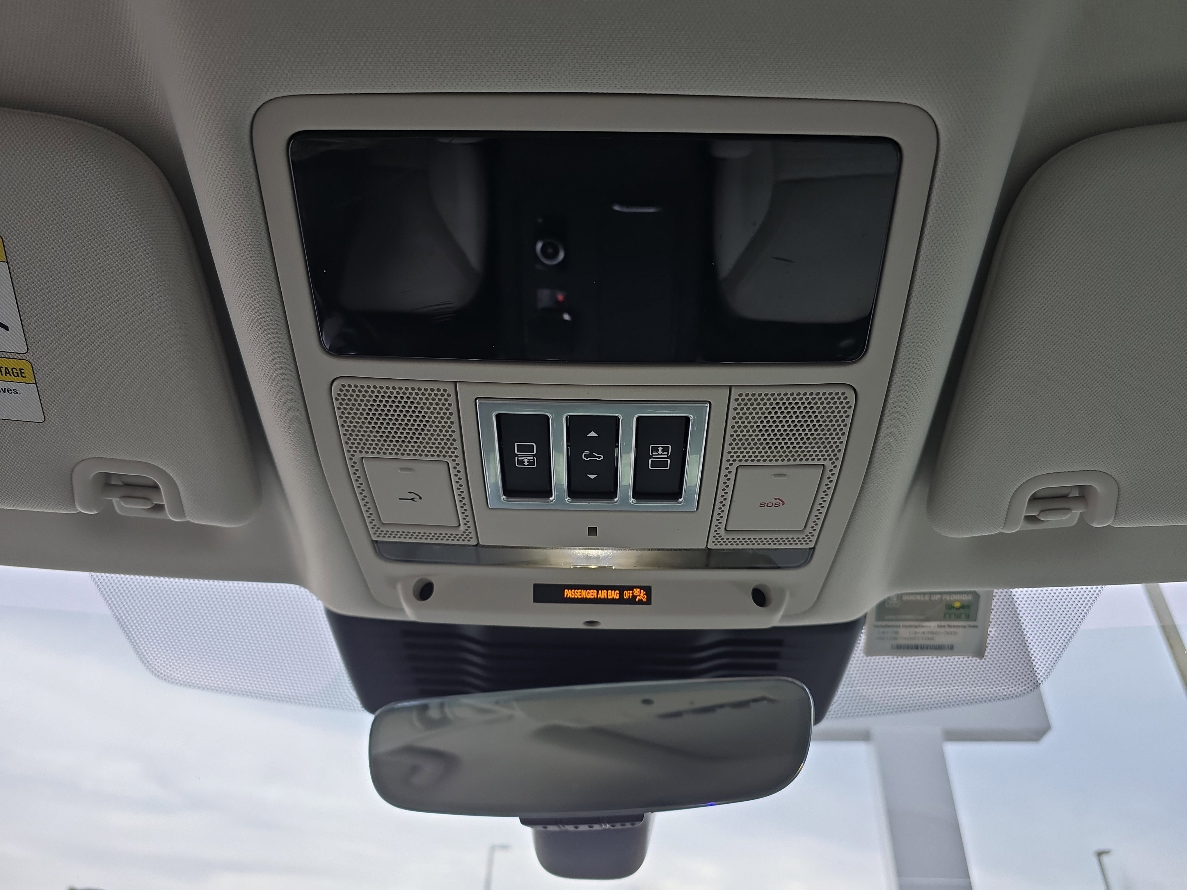 Used 2021 Land Rover Discovery S image 25