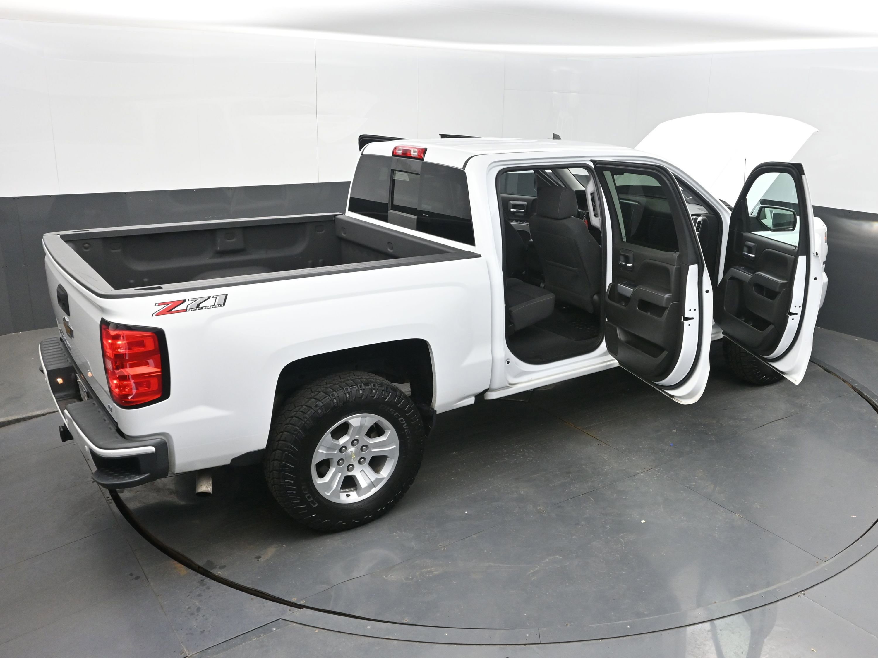Used 2018 Chevrolet Silverado 1500 LT w/ Texas Edition image 47